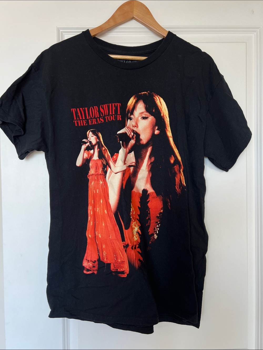 Taylor Swift Black Tour Logo Interior Print Tee